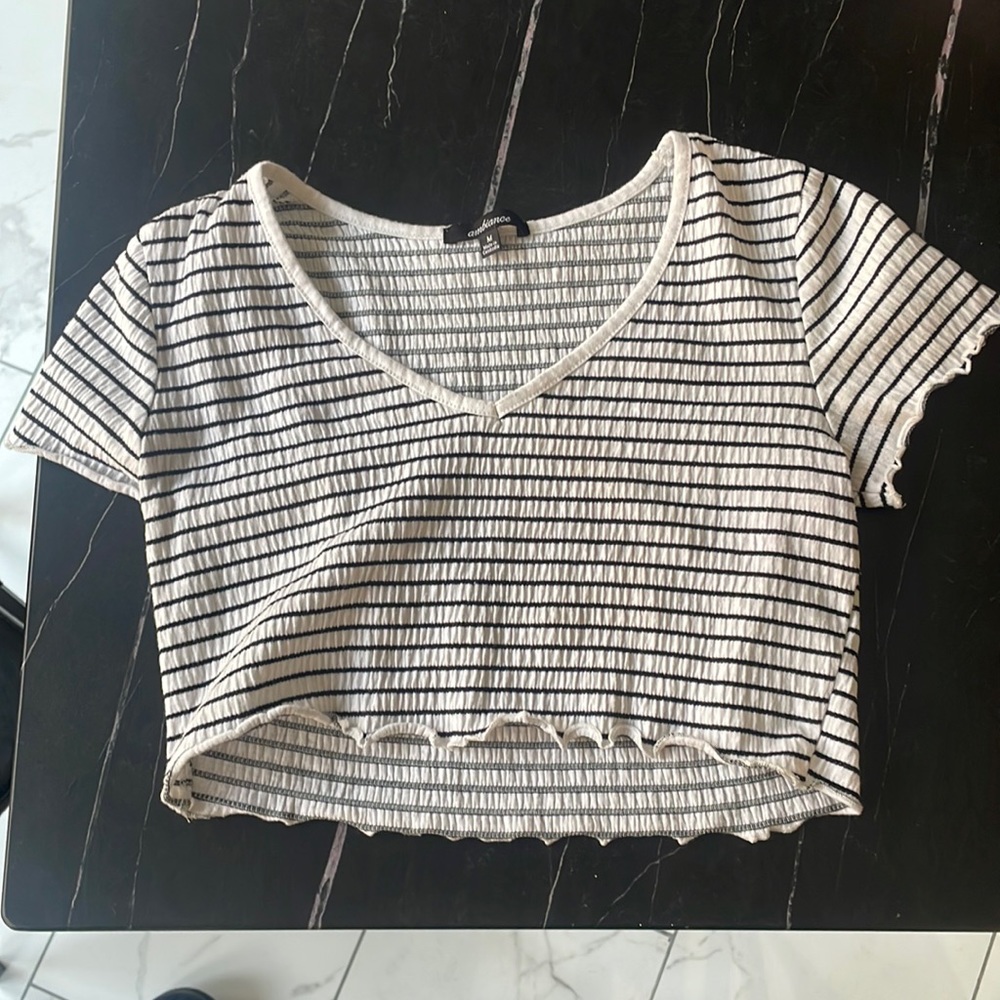 Black and white striped cropped shirt